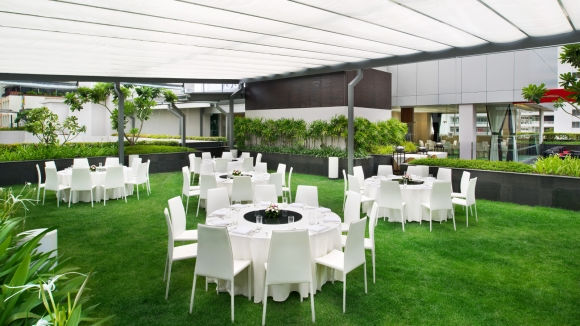 Wedding Venues In Bangkok Four Points By Sheraton Four Points By Sheraton Bangkok Sukhumvit 15 Breeze Garden